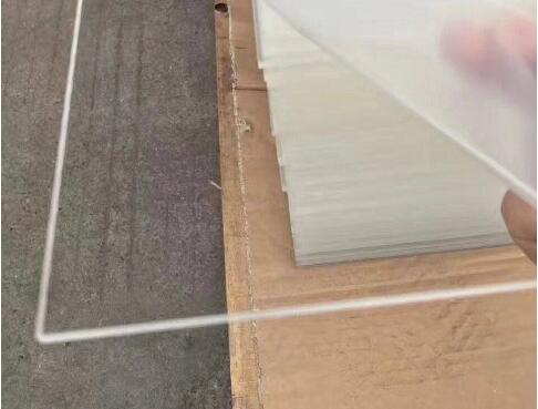 亞克力板和PC耐力板的區(qū)別是什么？