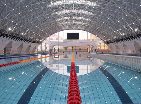 PC耐力板游泳場(chǎng)館頂棚好不好？