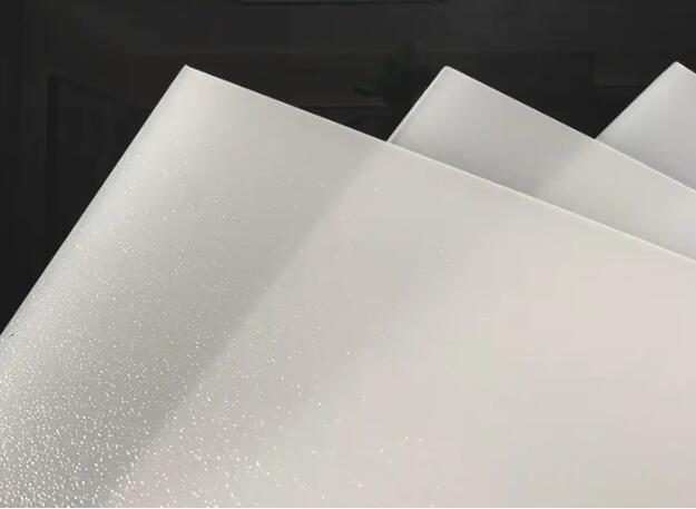 PC擴(kuò)散板的生產(chǎn)工藝和材料有什么區(qū)別？