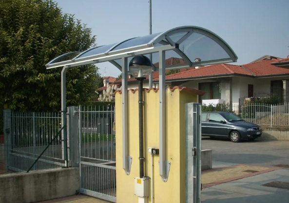 PC耐力板和PVC板的主要區(qū)別？