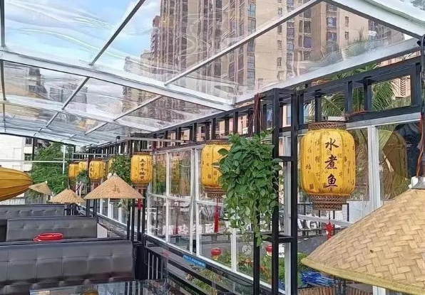 戶外廣告牌材質(zhì)大比拼：哪種最耐用？